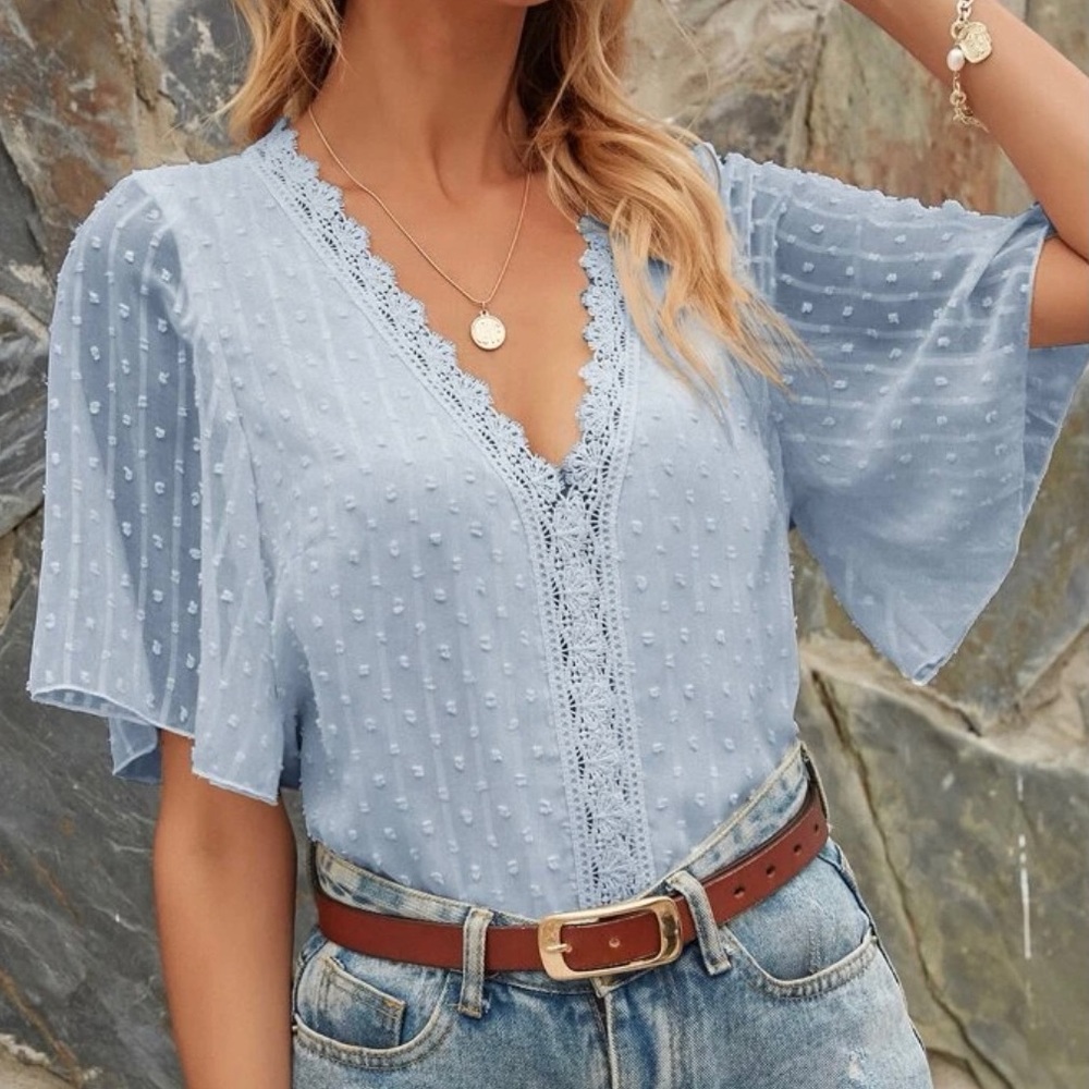 Swiss dote lace blouse. Medium size. Used . Excellent condition 💙🤍 baby blue
